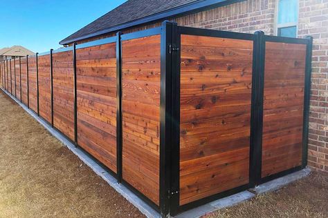 The Ultimate Collection of Privacy Fence Ideas (Create Any Design With This Kit) Privacy Fence Ideas, Diy Privacy Fence, Wood Privacy Fence, Wood Fence Design, Fence Stain, Modern Fence Design, Privacy Fence Designs, Backyard Fence, Horizontal Fence