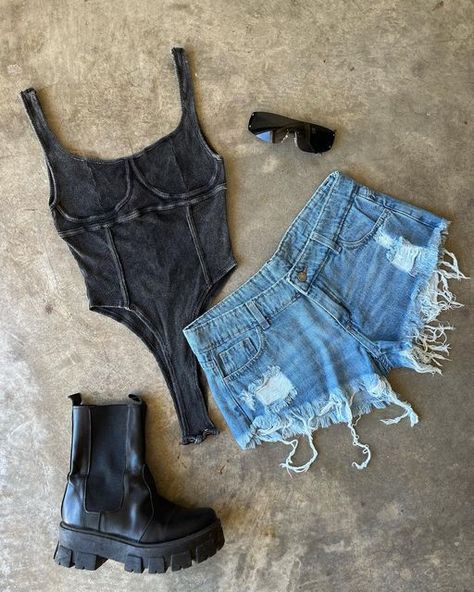 Short Denim, November 23, Denim Shorts, Summer Outfits, On Instagram, Instagram