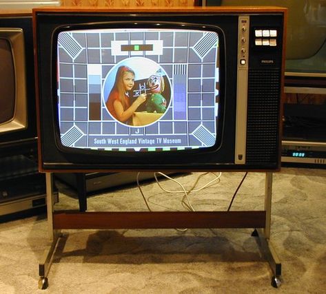 A Colour Television 1974. In these times there were only 4 channels on TV so there was a bigger audience to cover. Old Television, Color Television, 1980s Childhood, 1970s Childhood, 70s Nostalgia, Vintage Television, Childhood Memories 70s, Tv Set, Tv Sets