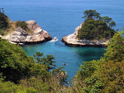 Western Izu Peninsula : 10 Best things to Do in 2021 - Japan Web Magazine Shizuoka, Izu Peninsula, Japan Beach, Japan Tourist, Day Trips From Tokyo, Japan Country, Japan History, One Day Trip, Visit Japan