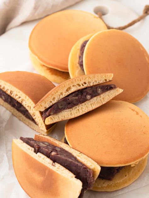 Honey-scented Japanese-style pancakes filled with red bean paste, dorayaki is a traditional Japanese dessert that is loved by all! Dorayaki Aesthetic, Japanese Dorayaki, Catherine Zhang, Red Bean Paste, Bake Goods, Japanese Dessert, Red Bean, Bean Paste, Red Beans