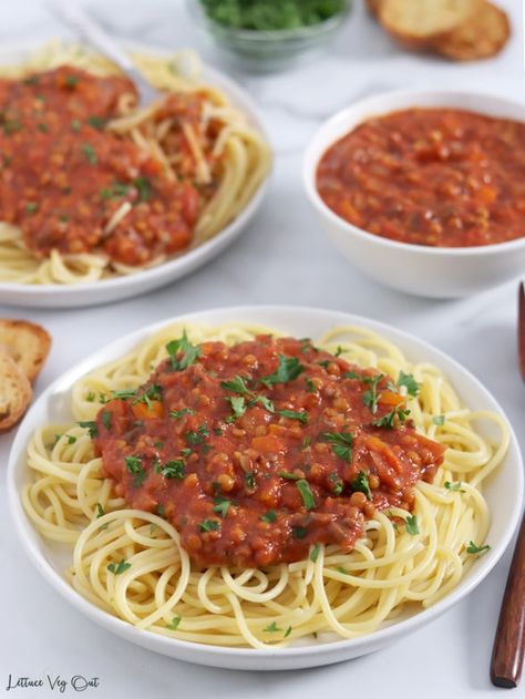 Vegan Spaghetti Sauce Recipe with Lentils Spaghetti Sauce With Lentils, Lentil Meat Sauce, Spaghetti With Lentils, Tempeh Spaghetti Sauce, Canned Lentil Recipes, Lentil Spaghetti Sauce, Vegetarian Spaghetti Sauce, Lentil Pasta Sauce, Vegan Spaghetti Sauce