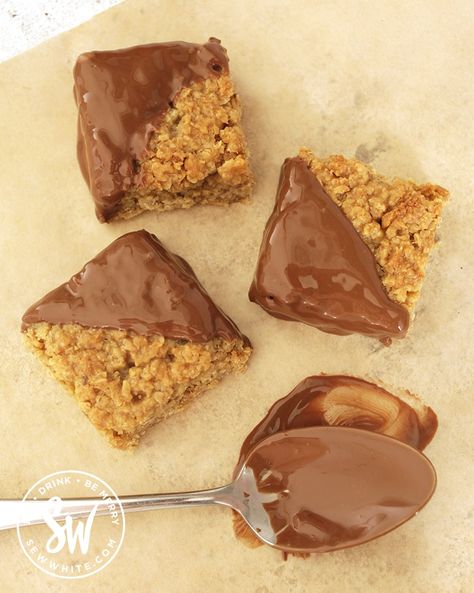 Chocolate Flapjack Recipe, Chocolate Flapjack, Adventure Snacks, Mary Berry Recipes Baking, White Chocolate Brownies Recipe, White Chocolate Blondies Recipe, Chocolate Blondies Recipe, Raspberry White Chocolate Cookies, Best Fruit Cake Recipe