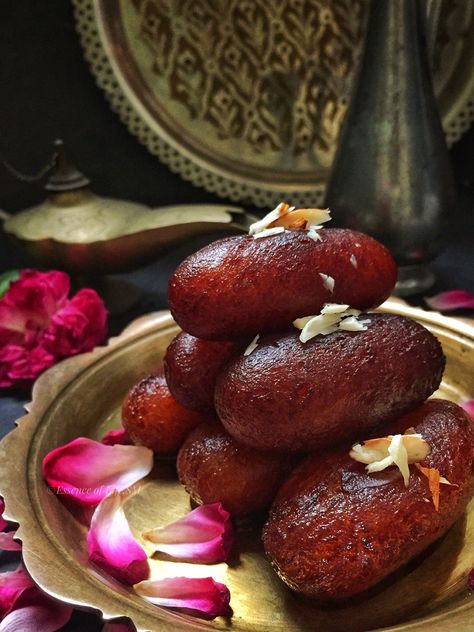 Gulab Jamun Recipe, Bengali Food, Gulab Jamun, Wedding Treats, Sweet Meat, Indian Dessert Recipes, Indian Sweet, Indian Desserts, Indian Sweets