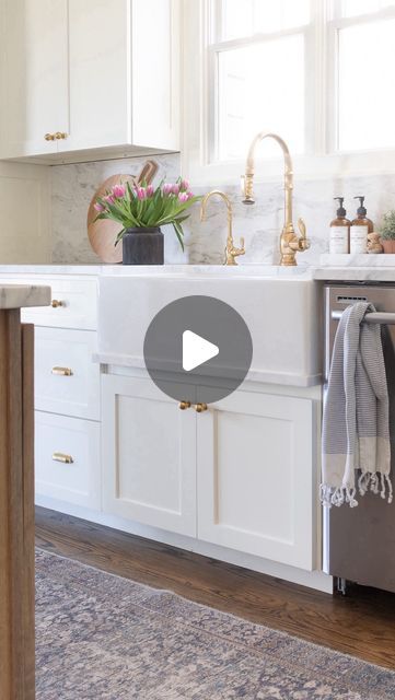 Amelia | Home Decor & DIY on Instagram: "FAQ: What is that piece under your sink? 
It’s a sink drip edge or sink drip rail.

Is your sink actually sitting on it? No…it’s a strip that is added under the sink and attached to the cabinet.
It helps catch water and run off from an apron front sink so water doesn’t drip down your cabinets and onto the floor. 
It also balances out the heavy look of an apron sink or farmhouse sink and gives it a nice finished look. 
We had it installed with our countertop but you can create one out of wood as well. 
What do you think? Read all about it here: 
https://www.amelialawrencestyle.com/sink-drip-rail/

#kitchensink #sink #whitekitchen #kitchenstyle #kitchensofinstagram #kitchensofinsta #kitchenideas #kitchencabinets #kitcheninterior #marbledesign #kitchen Drip Edge Sink, Sink Drip Edge, Apron Front Sink, Drip Edge, Apron Sink, An Apron, Farmhouse Sink, Home Decor Diy, Marble Design