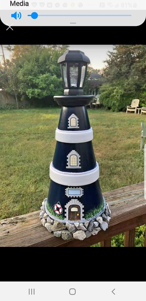 Diy Lighthouse, Clay Pot Lighthouse, Lighthouse Crafts, Clay Pot Ideas, Terra Cotta Pot Crafts Diy, Lighthouse Decor, Clay Pot Projects, Deco Marine, Flower Pot People