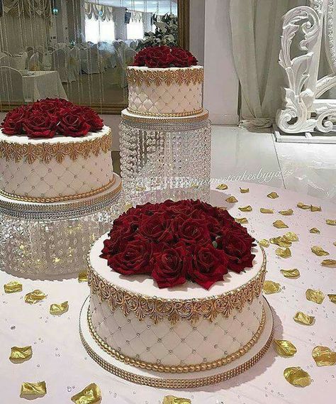 Nikah Cake, Moroccan Cake, Moroccan Bride, Wedding Hall Decorations, Wedding Gifts Packaging, Chocolate Wedding Cake, Wedding Design Decoration, Moroccan Wedding, Simple Birthday Cake