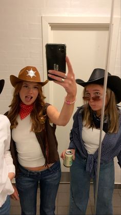 Cowgirl Style Costume, Western Party Outfit Ideas, Cowboy Inspo Outfit, Cowgirl Cowboy Costume, Wild West Outfits Spirit Week, Wild West Halloween Costumes, Cowgirl Outfit Ideas For Women, Simple Cowgirl Costume, Cowboy Outfits For Women Halloween