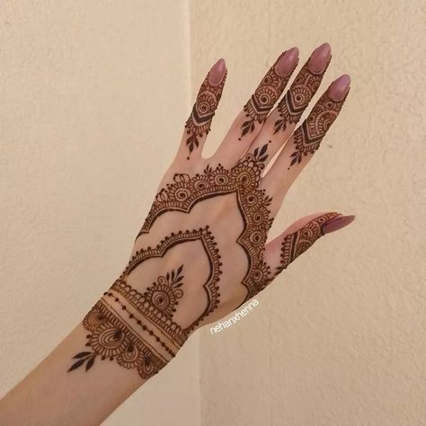 Simple Henna Designs Hand, Cute Henna Designs, Cute Henna, Floral Henna Designs, Tato Henna, Design Henna, Tattoo Henna, Mehndi Designs For Kids, Simple Mehndi Designs Fingers