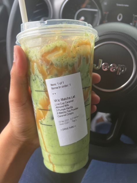 Blended Matcha Starbucks, Matcha Starbucks Drinks Order Caramel, Starbucks Matcha Drinks How To Order, Matcha From Starbucks, Matcha Drink Starbucks, Starbucks Custom Drinks Coffee, Matcha Drinks From Starbucks, Matcha Starbucks Drinks Order Healthy, Iced Matcha Latte Recipe Starbucks