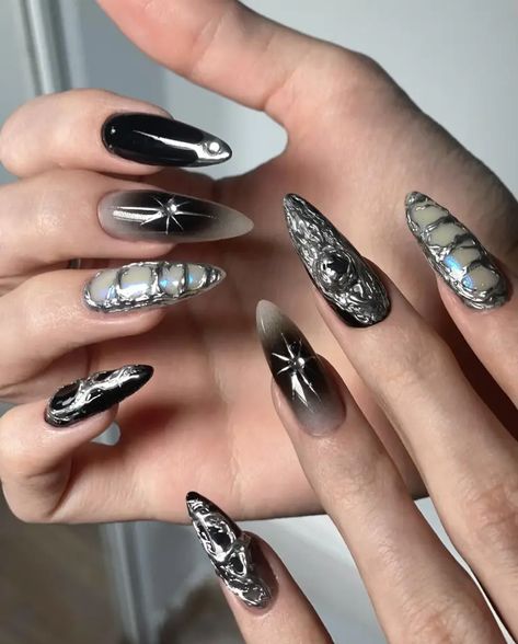 31 Gothic Nails Ideas to Try in 2024 for a Bold and Edgy Look - divagaze.com Takeshita Dori, Gothic Nail Art, Concert Nails, Takeshita Street, Matte Black Nails, Solid Color Nails, Nails Pretty, Punk Nails, Spring Nail Designs