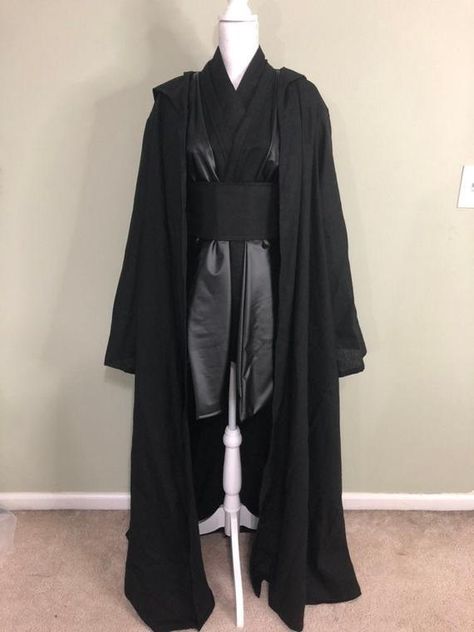 Star Wars Jedi Costume, Sith Costume, Jedi Outfit, Star Wars Halloween Costumes, Star Wars Dress, Jedi Costume, Dystopian Fashion, Star Wars Sith, Star Wars Fashion