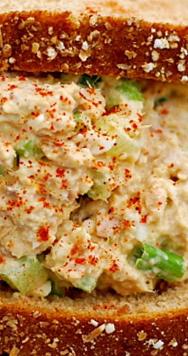 Amish Tuna Egg Salad Sandwich Tuna Egg Salad, Best Tuna Salad Recipe, Egg Salad Sandwich, Tuna And Egg, Monte Cristo Sandwich, Healthy Food Menu, Tuna Salad Recipe, Egg Salad Sandwiches, Healthy Food Facts