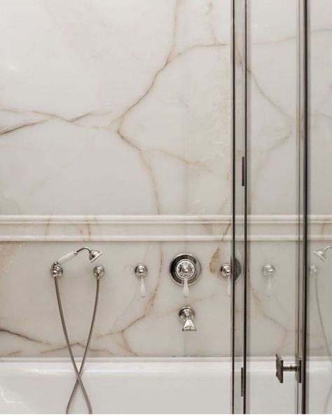 Marble Walls, Soho Loft, Mold In Bathroom, Steam Showers Bathroom, Elegant Bathroom, Marble Bathroom, Dream Bathroom, Bath Design, Beautiful Bathrooms