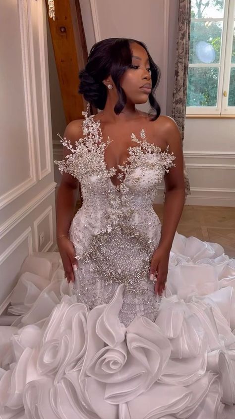 Send us #pictures of your dream #weddingdresses to see how much an inspired recreation will save you with our #design firm! Bling Mermaid Wedding Dress, Wedding Dresses Mermaid Bling, Prom Glam, Extravagant Wedding Dresses, Glam Wedding Dress, Custom Wedding Dresses, Sparkly Prom Dresses, Extravagant Wedding, Gorgeous Prom Dresses