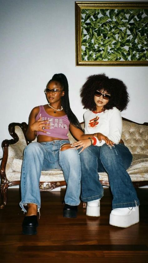 Looks Hip Hop, Mode Hippie, Looks Street Style, Afro Art, Friend Photoshoot, Mode Inspo, 2000s Fashion, Mode Vintage, Looks Vintage