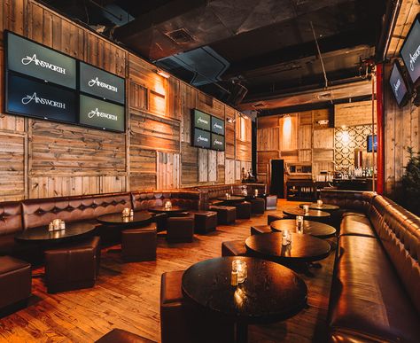 Photo: The Ainsworth Banquette Round Table, Sports Bar Interior Design, Round Table Layout, Sports Bar Interior, Warehouse Bar, Pine Wood Interior, Sport Bar Design, Nyc Chelsea, Restaurant Nyc