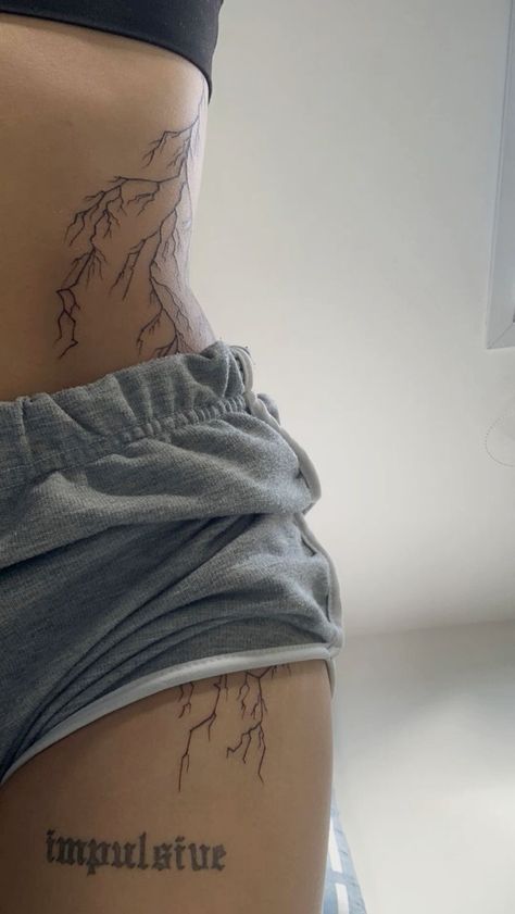 Side And Hip Tattoos, Grunge Hip Tattoo, Side Of Hip Tattoos Women, Thigh Tattoos Women Cover Up, Under Thigh Tattoos Women, Low Waist Tattoo, Cute Lower Back Tattoos, Long Line Tattoo, Tattoo Under Buttcheek