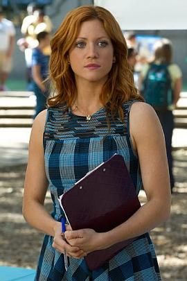 Chloe B-pitch perfect Brittany Snow Hair, Pitch Perfect Chloe, Pitch Perfect 1, Pitch Perfect 2012, Redhead Characters, Character Halloween Costumes, Brittany Snow, Perfect Movie, Pitch Perfect