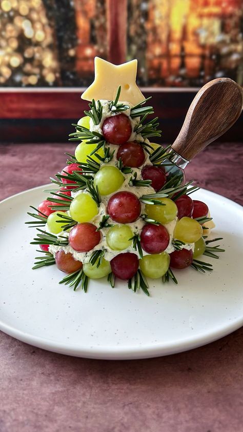 Grape Christmas Tree Cheese Ball Grape Christmas Tree, Tree Cheese Ball, Christmas Tree Cheese Ball, Christmas Tree Cheese, Cheese Tree, Cheese Alternative, Boursin Cheese, Hot Honey, Vegan Cream Cheese