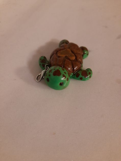 Turtle Clay Sculpture Easy, Cute Clay Turtle, How To Make A Turtle Out Of Clay, Clay Turtle Easy, Turtle Clay Sculpture, Clay Diys, Clay Turtle, Clay Magnets, Turtle Decor