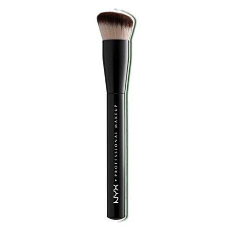 5 Best Drugstore Foundation Brushes You'll Be Glad You Tried (2020) Best Foundation Brush, Revlon Foundation, Best Drugstore Foundation, Foundation Brushes, Drugstore Foundation, Matte Makeup, Nyx Makeup, Can't Stop Won't Stop, Beauty Products Drugstore