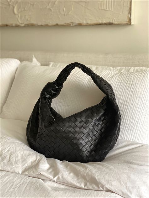 Bottega Woven Bag, Bottega Veneta Small Jodie Outfit, Bv Jodie Outfit, Bottega Jodie, Wishlist Board, Brooklyn Blonde, Bottega Bag, Bottega Veneta Jodie, Mini Jodie