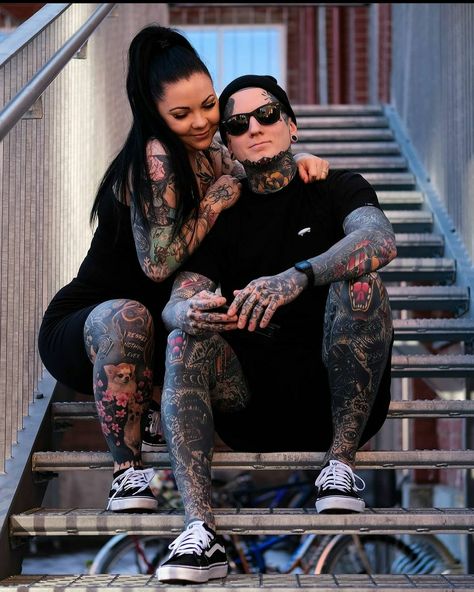 Tattooed Couples Photography, Black Couple Outfits, Tattooed Couple, Tattoo Photoshoot, Making Shorts, Punk Couple, Couple Tat, Gym Couple, Oil Making