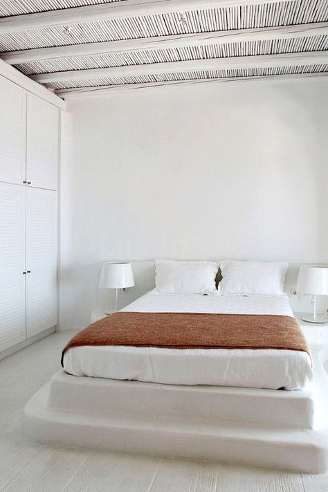 Insights from Top Design Blogger Eleni of My Paradissi Raised Platform Bed, Concrete Bed, Bed Platform, White Bedroom, Rustic Interiors, Minimalist Bedroom, Minimalist Home, White Walls, Bedroom Inspirations