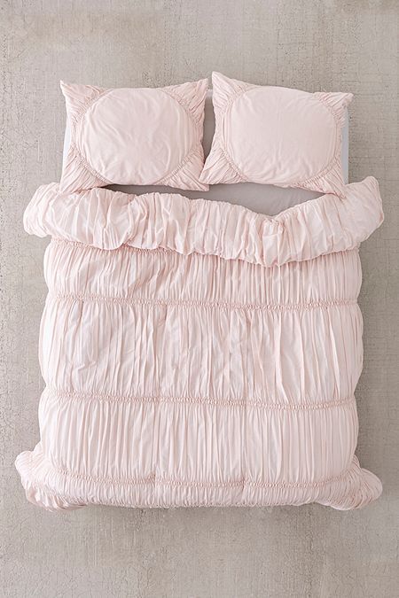 Pink Dorm Room Decor, Ruffle Comforter, Pink Dorm Rooms, Pink Dorm, Dream Room Inspiration, Room Inspiration Bedroom, Room Ideas Bedroom, 가을 패션, Dorm Room Decor