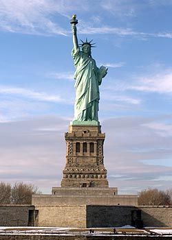 State Of Liberty, Photographie New York, Statue Of Liberty New York, Liberty New York, New York Harbor, I Love Nyc, Empire State Of Mind, The Statue Of Liberty, Washington Monument