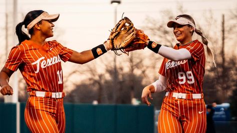 College Softball Aesthetic, Prayer Bored, Texas Softball, Softball Aesthetic, Texas University, College Softball, Softball Pitcher, Camera Pics, Texas Girls