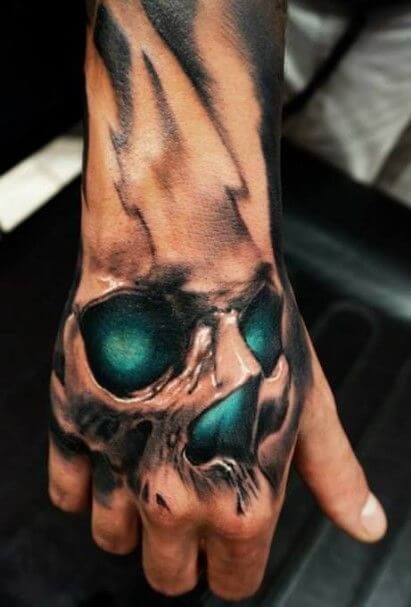 Hand Skull Tattoo, Herren Hand Tattoos, Small Wave Tattoo, Skull Hand Tattoo, Unique Wrist Tattoos, Tattoos Cute, Wrist Tattoos For Guys, Hand Tats, Wave Tattoo