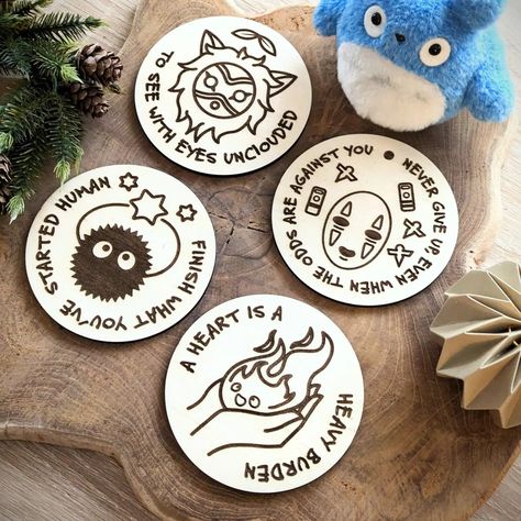 4er Set Fanart - Studio Ghibli - Untersetzer Anime Coasters Diy, Ghibli Design, Studio Ghibli Crafts, Color Me Mine, Coaster Crafts, Craft Board, Diy Coasters, Coaster Design, Ceramic Coasters