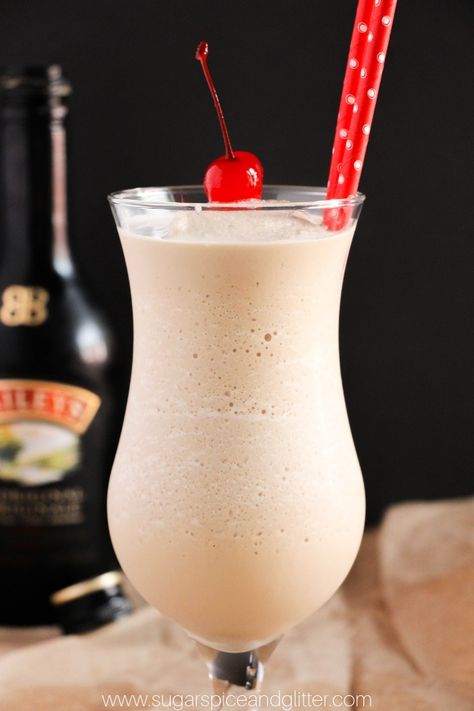 Slushy Alcohol Drinks, Baileys Frozen, Frozen Coffee Drinks, Baileys Drinks, Baileys Cocktails, Frozen Drinks Alcohol, Baileys Coffee, Frozen Drink Recipes, Frozen Cocktail