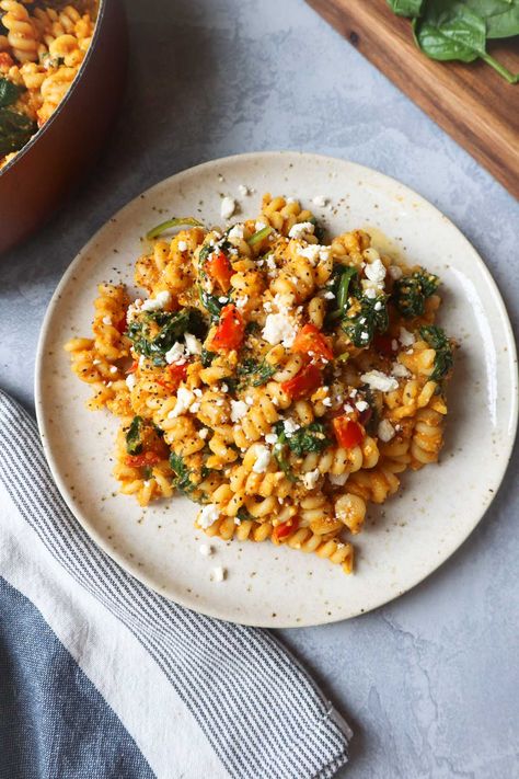 Creamy Pumpkin Feta Pasta - Bless This Meal Pumpkin Feta Pasta, Gnocchi Pumpkin, Pumpkin Feta, Fall Pasta, Pumpkin Sauce, Feta Pasta, Fall Dinner Recipes, Cozy Evening, Cheap Dinners