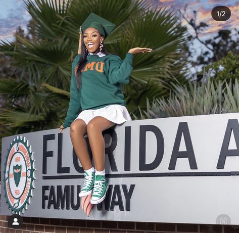 Famu College Aesthetic, Hbcu Graduation Pictures Photo Ideas, Famu Graduation Pictures, Hbcu Graduation Pictures, College Pictures, Senior Szn, College Graduation Pictures Poses, College Graduation Pictures, Graduation Picture