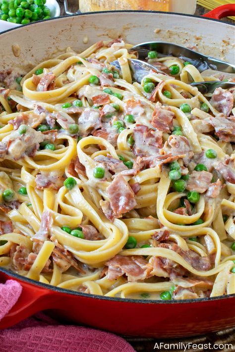 Fettuccine all Papalina - A Family Feast Pasta Primavera Sauce, Ham Pasta Recipes, Pasta Ham, Pasta With Sauce, Creamy Pasta Primavera, Ham And Peas, Family Feast Recipes, Delicious Pasta Recipes, Ham Pasta