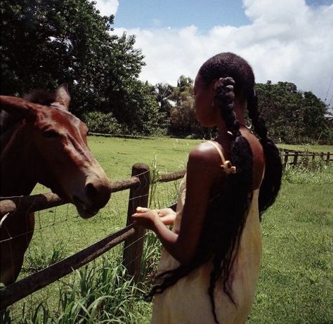 Dark Farmer Aesthetic, Happy People Aesthetic, Wild Woman Aesthetic, Black Cowgirl Aesthetic, Southern Belle Aesthetic, Foto Cowgirl, Americana Aesthetic, Black Cowgirl, Mazzy Star