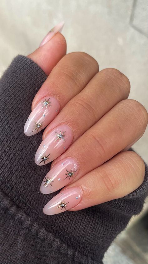 Chrome Star, Chrome Designs, Nye Nails, Gold Chrome Nails, Acrylic Nails Nude, Chrome Nails Designs, Chrome Nail, Pearl Nails, Christmas Nails Acrylic