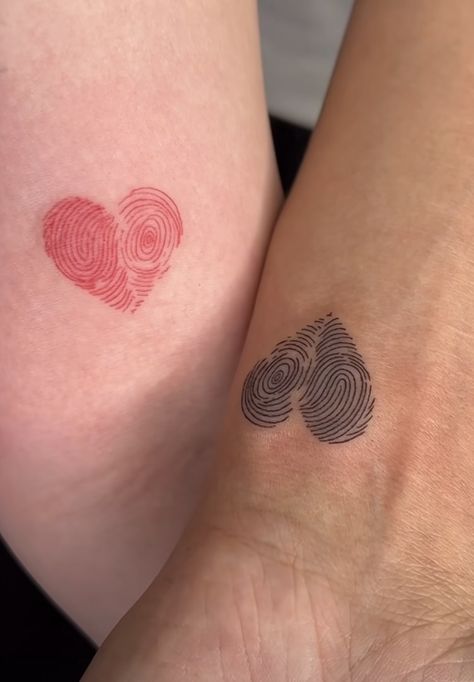 Matching Back Tattoos Couples, Matching Best Friend Tattoos Unique, Best Friend Aesthetic Tattoos, Cute Small Tattoos For Couples, Aesthetic Best Friend Tattoos, Cool Matching Tattoos Couple, Coordinating Tattoos Couples, Tattoo Inspo For Men, Matching Tattoo For Couples