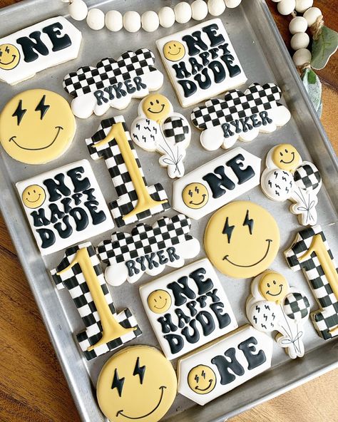 Creator Spotlight 🍪🎉 Check out these awesome "One Happy Dude" themed cookies that @sugarmagnoliabakehouse uploaded to our creator's page: https://bit.ly/3USEyjN These cookies are perfect for a first birthday party! The black, white, and yellow color scheme is perfect for a modern and stylish celebration. Check out our on-demand custom prints: https://bit.ly/3TpnLD7 #edibleink #cookies #customcookies #firstbirthday #birthdaycookies #foodart #cookiesofinstagram #instacake #dessert #delicious... Smiley Face Birthday Party Cake, Checkered Cake Pops, Checkerboard Birthday Party, One Cool Dude First Birthday Party Food, Checkered Cupcakes, One Cool Dude Cookies, Smiley Face Smash Cake, Four Ever Young Party Theme Boy, One Happy Dude Cookies