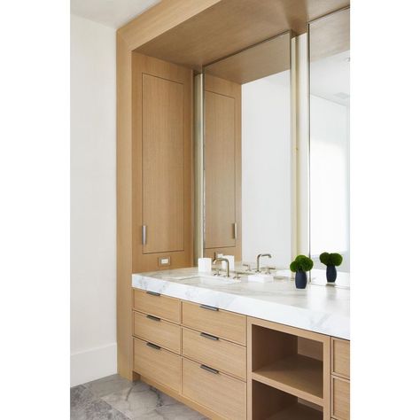 Tony Ingrao / Randy Kemper’s Instagram post: “#INGRAO Photo credit : Genevieve Garruppo @garruppo” Vanity With Black Countertop, White Oak Vanity, Black Countertop, Oak Vanity, Wood Framed Mirror, Framed Mirror, Undermount Sink, White Oak, Single Vanity