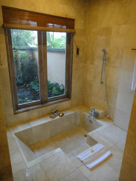 Sunken Bath, Sunken Bathtub, Sunken Tub, Walk In Bath, Roman Tub, Tub Shower Combo, Dream Bathrooms, Bath Ideas, Dream Bathroom