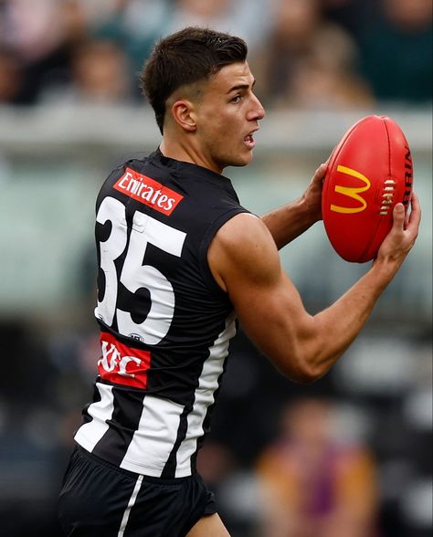 Nick Daicos Wallpaper, Nick Daicos, Collingwood Football Club, Vision Board Images, Rugby, Football Club, Future Husband, Football