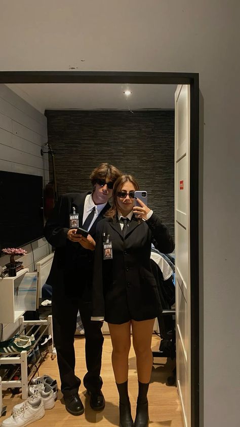 Couples Men In Black Costume, Men In Black Halloween Costume Couple, Mib Couple Costume, Men And Black Costume, Women Men In Black Costume, Halloween Black Couple, Men In Black Costume Couple, Halloween Costume Men Aesthetic, Men In Black Couples Costume