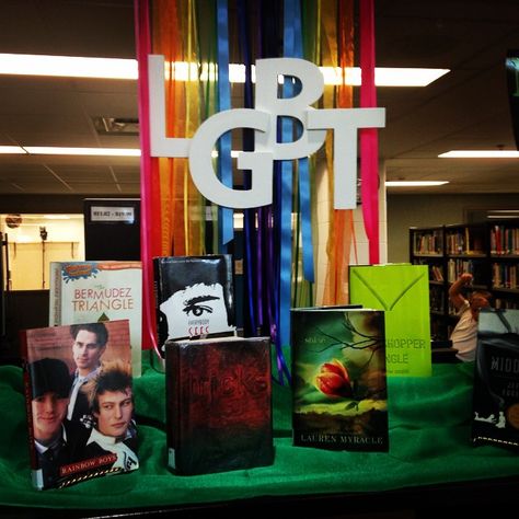 This #LGBT #library display is for LGBT History Month in Oct Lake Forest High School Library Pride Month Library Display, Lgbtq Library Display, Teen Library Displays, Library Genre Signage, Library Recommendation Display, Library Section Signs, Lecture Poster, Teen Library, Library Events