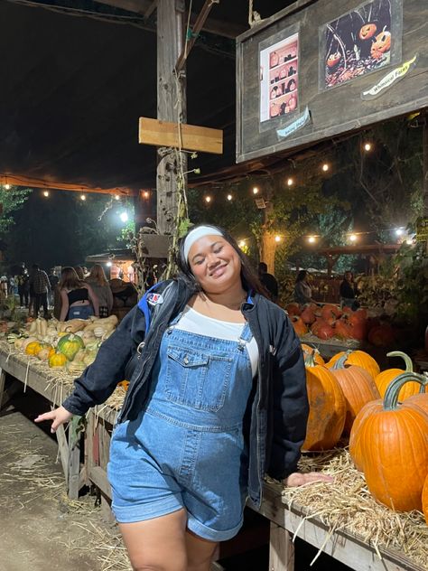 Plus Size Fall Fashion 90s, Plus Size Short Overalls Outfit, Plus Overalls Outfit, Overalls Plus Size Outfit, Stomach Covering Outfits, Overall Shorts Outfit Plus Size, Plus Size Fall Aesthetic, Overall Outfits Plus Size, Midsize Overalls Outfit