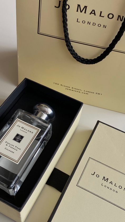 Joe Malone Perfume, Koleksi Parfum, Jo Malone Perfume, Flower Fragrance, Perfume Collection Fragrance, Perfume Lover, Luxury Perfume, Jo Malone, Body Skin Care Routine