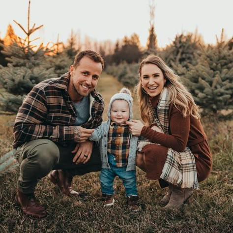 What To Wear For Christmas Tree Farm Photos, Christmas Tree Farm Photo Shoot Family Of 3, Christmas Tree Farm Pics Family Pictures, Christmas Photos At Tree Farm, Rustic Winter Family Photos, Baby Tree Farm Pictures, Winter Tree Farm Family Pictures, Christmas Tree Farms Photo Shoot, Christmas Tree Farm Photo Shoot Outfits Family Portraits